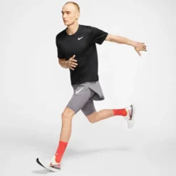 NIKE Men's Breathe Short-Sleeve Running Top -Carhar Clothing Shop 2068213 001 alt4