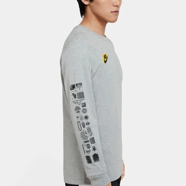 NIKE Men's Sportswear Long-Sleeve Tee 5 NIKE Men's Sportswear Long-Sleeve Tee - Image 5